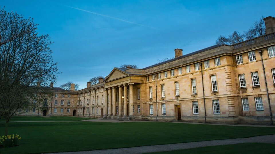 Cambridge, Downing College Building
