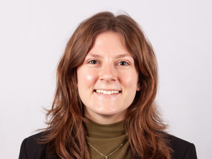Grace Tracey headshot
