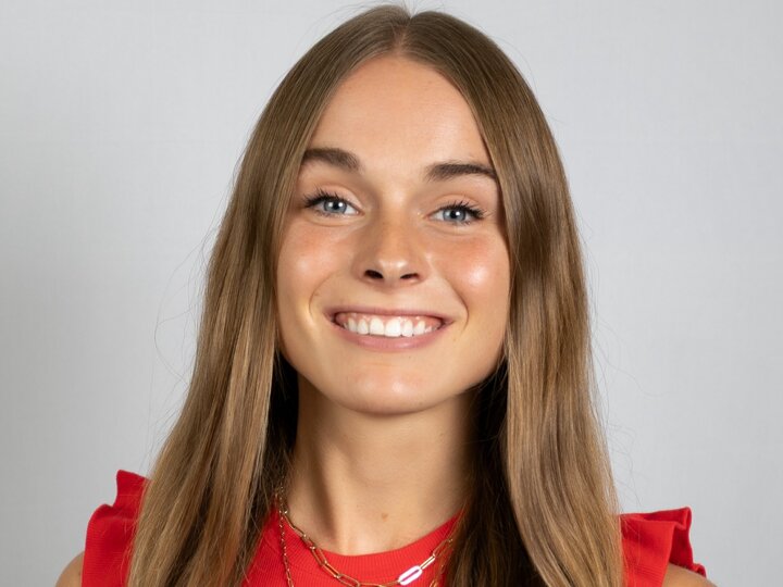 Madeline Swanson headshot