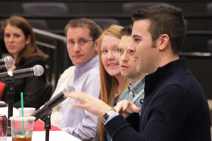 students speaking to admit students